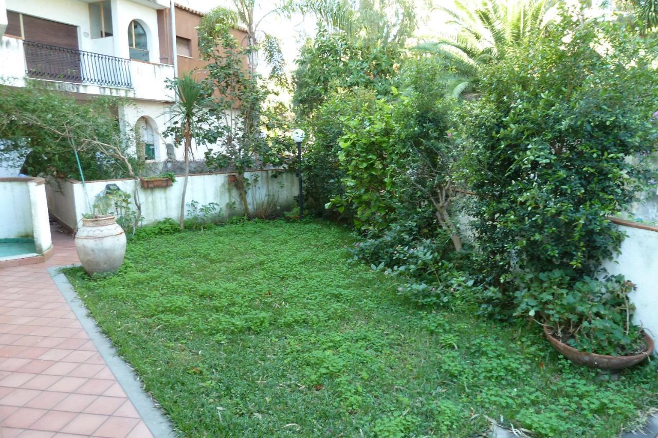 Sea Breeze Acitrezza Apartment Aci Castello Ngoại thất bức ảnh